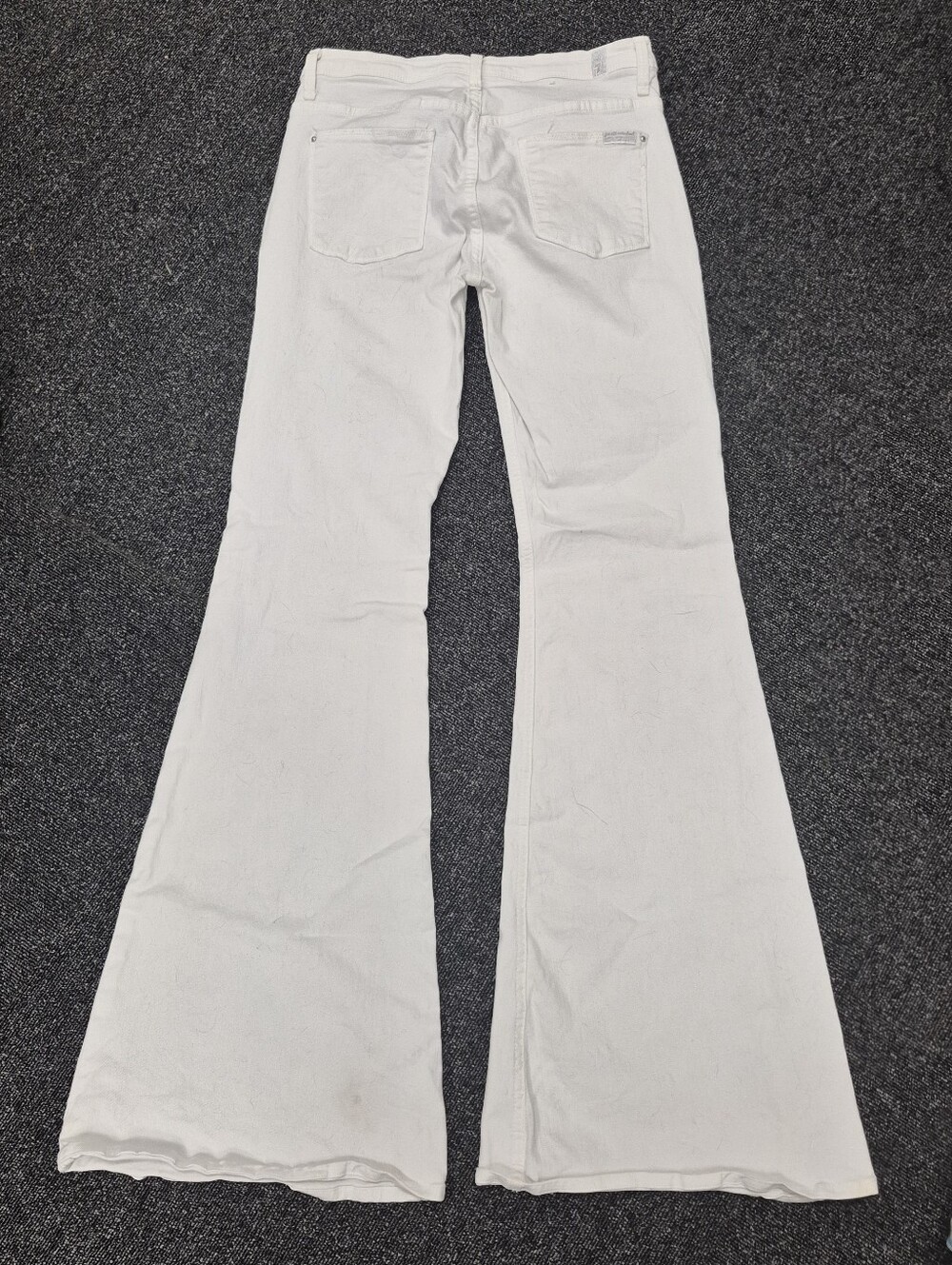 7 For All Mankind White Bellbottom Jeans - High Waist Size 28 - Picture 5 of 5